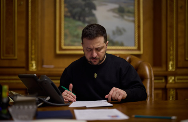 Зеленский ответил на петицию о переименовании рф на «московию»