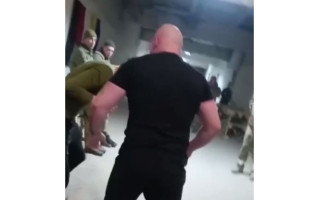 На Житомирщині офіцер побив строковика в казармі, відео