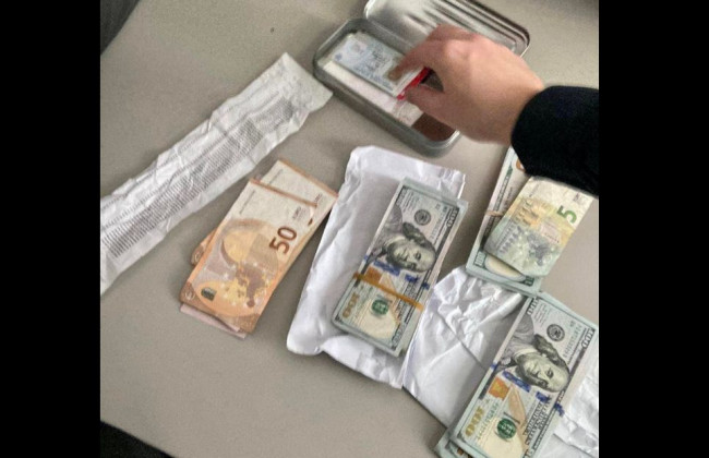 В Одесской области иностранец пытался пронести через границу незадекларированные $21 000