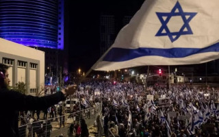 Протести в Ізраїлі проти судової реформи: на вулиці вийшли півмільйона людей, фото та відео