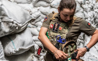 Призов медиків: чи можуть зараз мобілізувати жінок, які мають медичну спеціальність