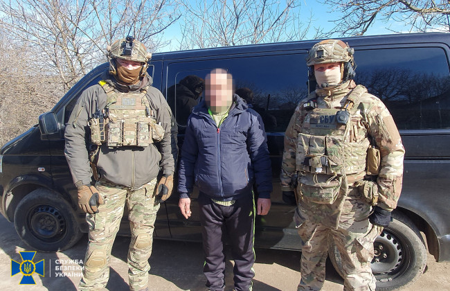 Получил от оккупантов разрешение на мародерство за то, что «сдавал» семьи атовцев: задержан житель Херсонщины