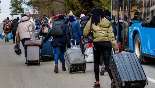 Продовжують діяти грантові програми для організацій, які працюють з внутрішніми переселенцями