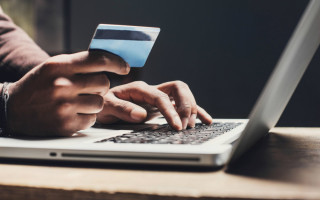 В Одеській області шахраї роблять дублікати банківських карток