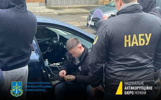 Викрили під час одержання траншу у $50 тисяч: обвинувальний акт стосовно голови та депутата однієї з міськрад Одещини скеровано до суду