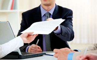 Кабмін розширив перелік пріоритетних видатків та визначив особливості підписання та подання бюджетних документів в умовах воєнного стану