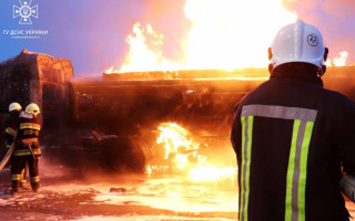 На Київщині спалахнула серйозна пожежа на АЗС: фото та відео