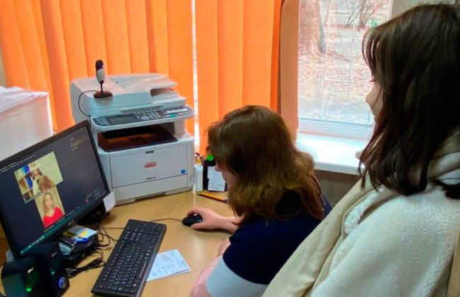 В Киеве крымчанка смогла оформить ID-карту после установления ее личности с помощью видеосвязи