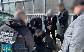 «Заробляв» на розмитненні товарів: на Одещині на хабарі погорів митник