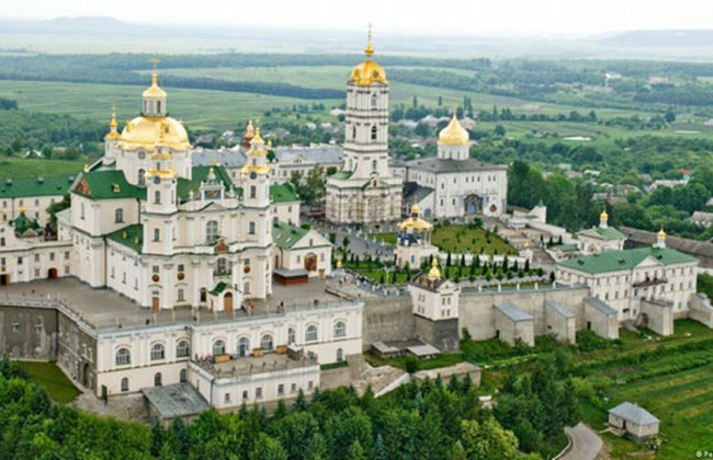 Почаївську лавру також можуть забрати в УПЦ МП
