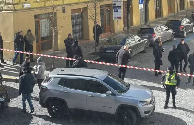 В Чернівцях чоловік погрожував підірвати гранату в будівлі суду