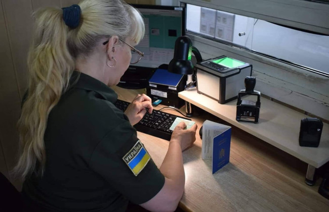 «Позичив» дитину, щоб виїхати за кордон: на кордоні з Угорщиною затримали ухилянта