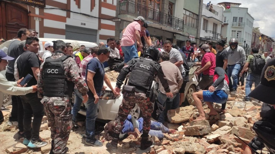 По меньшей мере 14 погибших и 380 раненых: Эквадор всколыхнуло мощное землетрясение