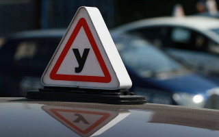 Процедуру отримання українських посвідчень водія іноземцям, які служать у лавах українського війська, спрощено