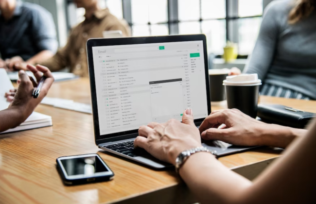 Яка кількість українців з березня минулого року повернулась до роботи