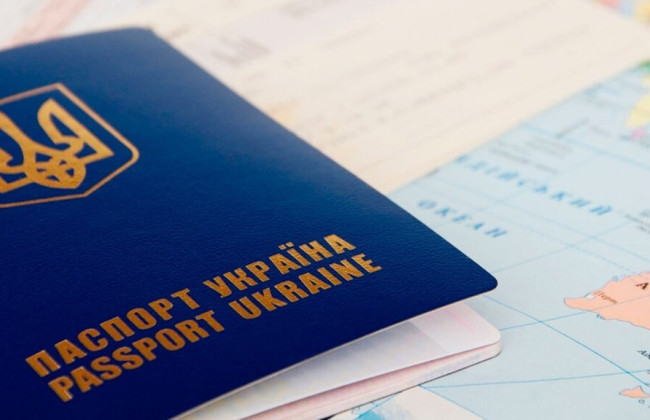 В Украине законодательно запретил посредникам взимать с граждан плату за трудоустройство за границей