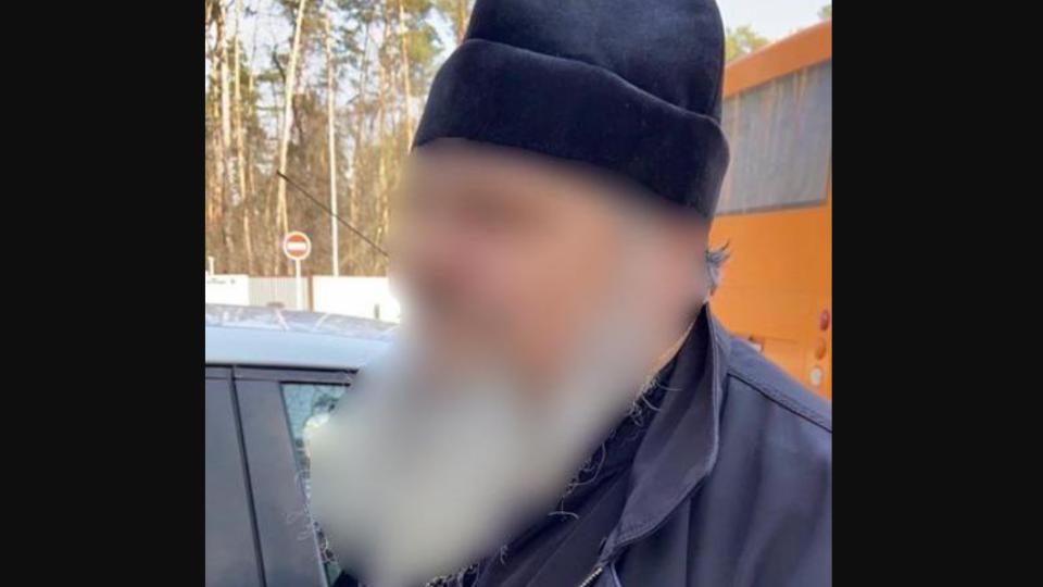 На в'їзді до Києва затримали священника: прикордонники встановили, що чоловік співпрацював з окупантами
