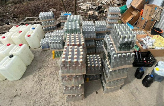 Сбывали алкоголь и кофе под видом известных брендов: на Буковине разоблачили подпольные цеха