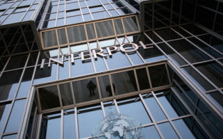 Незаконно переправляв людей за кордон: у Варшаві затримали українця, якого розшукував Інтерпол