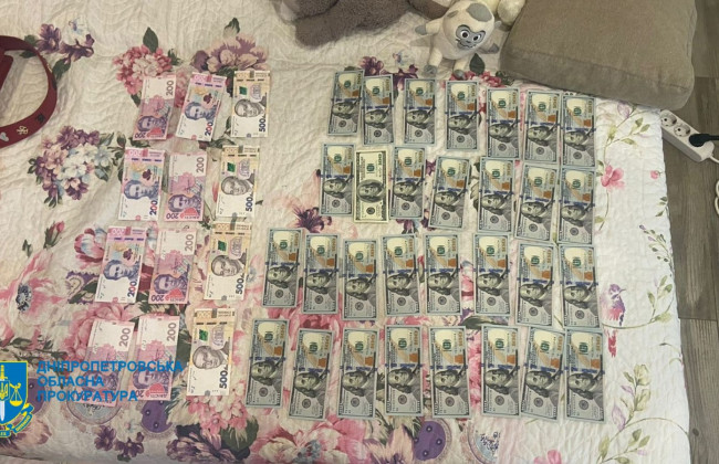 Вигадували військовозобов’язаним клієнтам тяжкі хвороби: у Дніпрі викрито канал незаконного переправлення за кордон чоловіків призовного віку