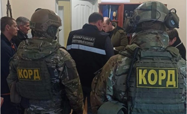 Врач из Запорожья продавал военнообязанным фиктивные справки об инвалидности за 6500 долларов