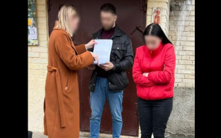 Пыталась продать 11-месячного сына подружки за 30 тысяч долларов: волынянке сообщили о подозрении
