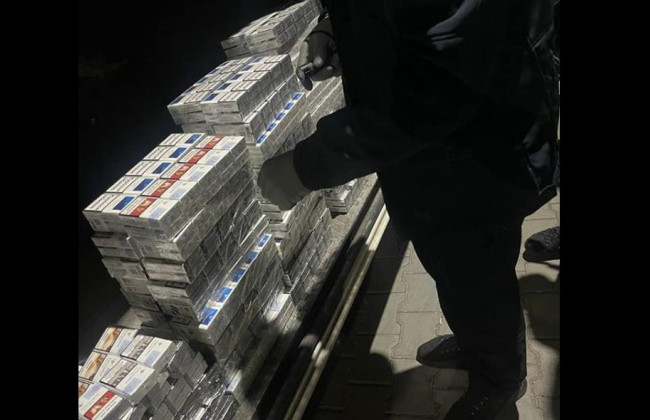 Водій втратив автомобіль через приховані у ньому 850 пачок сигарет