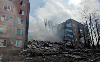Оккупанты нанесли ракетный авиаудар по двум многоэтажкам в Авдеевке, фото