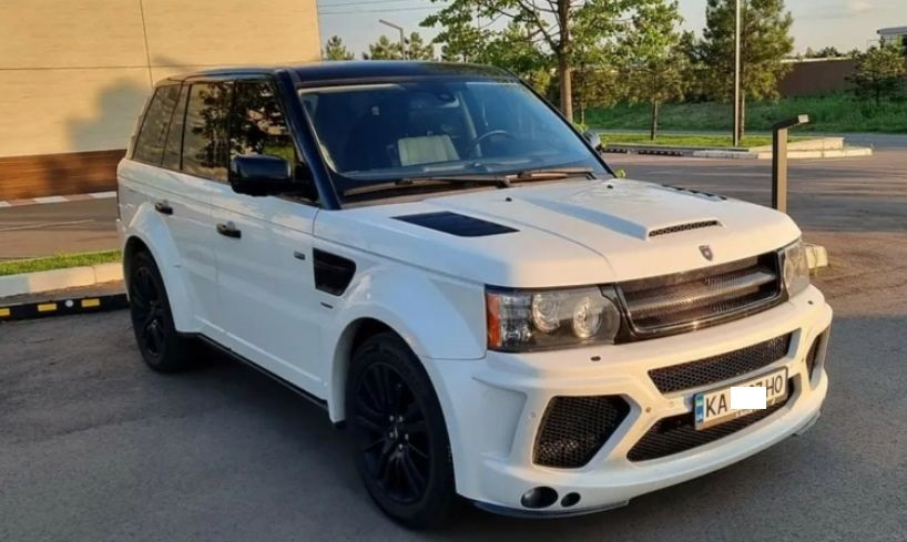 У Києві помітили ексклюзивний Range Rover Sport від елітного ательє Mansory, фото