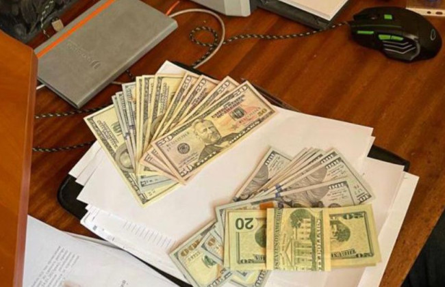 В Киеве женщина подстрекала полицейского к даче взятки следователю