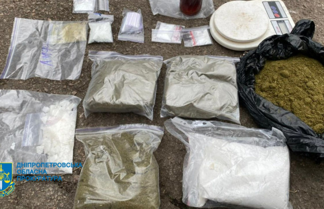 5 млн грн прибыли ежемесячно: на Днепропетровщине разоблачили канал сбыта метадона, каннабиса и метамфетамина