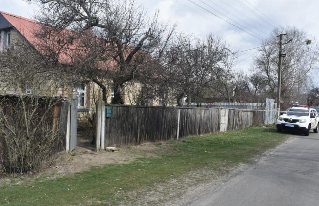 Ударил топором и «добил» ножом: на Киевщине мужчина подозревается в умышленном убийстве знакомой