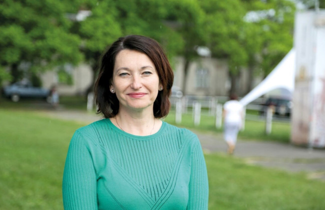 Прокурор просить ВАКС оштрафувати обвинувачену у недекларуванні квартири нардепа Ірину Констанкевич на понад 59 тисяч гривень