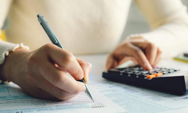 Скрыла материальное состояние: в Черкасской области будут судить женщину, которая присвоила государственные средства на сумму 68 тысяч гривен