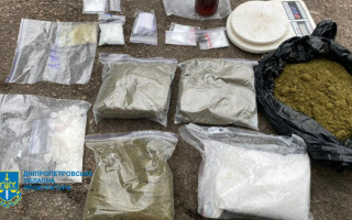 5 млн грн прибыли ежемесячно: на Днепропетровщине разоблачили канал сбыта метадона, каннабиса и метамфетамина