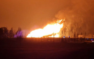 У Свердловській області рф стався вибух та пожежа на газопроводі, відео