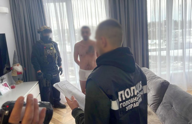 Виманювали дані про банківські рахунки: правоохоронці викрили міжнародну злочинну організації, яку очолював киянин