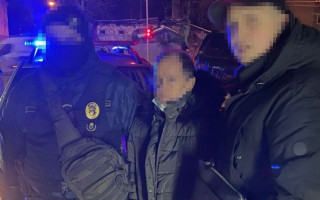 Выдавал себя за женщину-врача, чтобы «осматривать» школьниц: во Львове осудили киевлянина