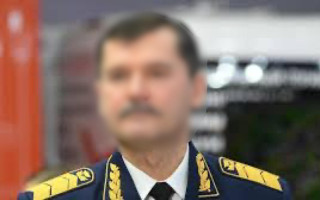 Забезпечив переправлення цивільним транспортом військових рф до кордону з Україною: керівнику росавіації повідомили про підозру