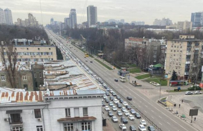 Рух у бік центру Києва ускладнений: з'явилося фото величезної пробки