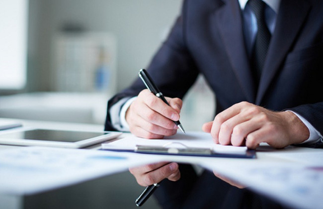 Сприяв розтраті понад 56 млн гривень: топ-менеджеру банку повідомлено про підозру