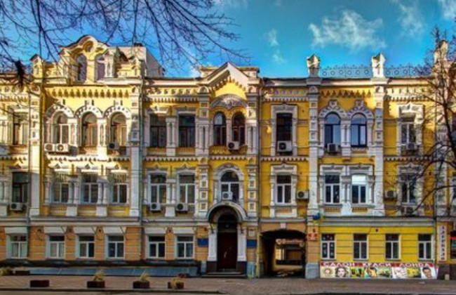 Народні депутати «атакували» Подільський райсуд Києва та поставили під сумнів легітимність голови суду