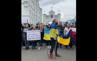 «Мерседес на ЗСУ»: біля Лаври проходить мітинг проти УПЦ МП, відео
