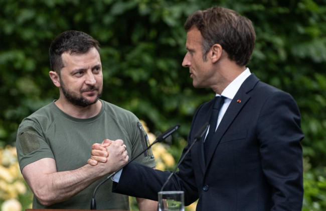 Зеленский провел телефонный разговор с Макроном: что обсудили