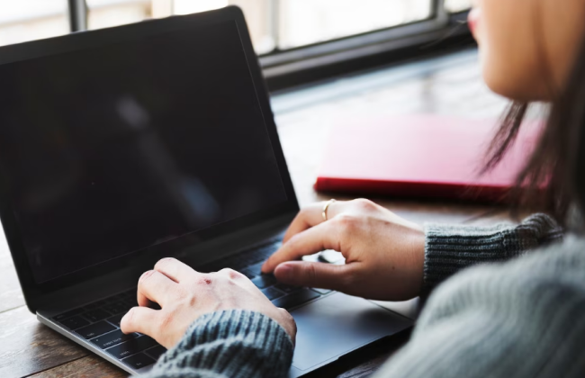 Які умови реєстрації РРО або ПРРО для ФОП, який надає послуги з використанням інтернету із власної квартири