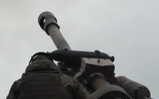 Залужний показав, як британська гаубиця L119 знищує окупантів: відео