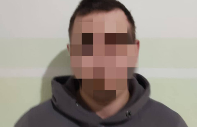 Викрав джгути-турнікети, призначені для ЗСУ, на 500 тисяч грн: підозрюють працівника підприємства в Києві