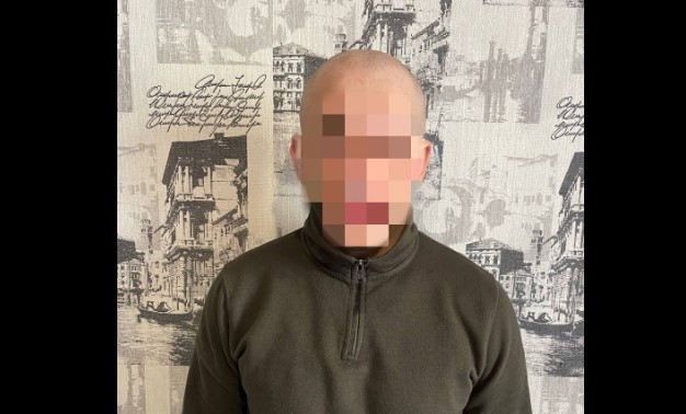 Продажа несуществующих ножей через Facebook: в Киеве задержали мошенника