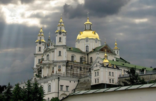 Верховной Раде предлагают призвать Кабмин расторгнуть с УПЦ (МП) договоры аренды комплексов Почаевской Успенской лавры