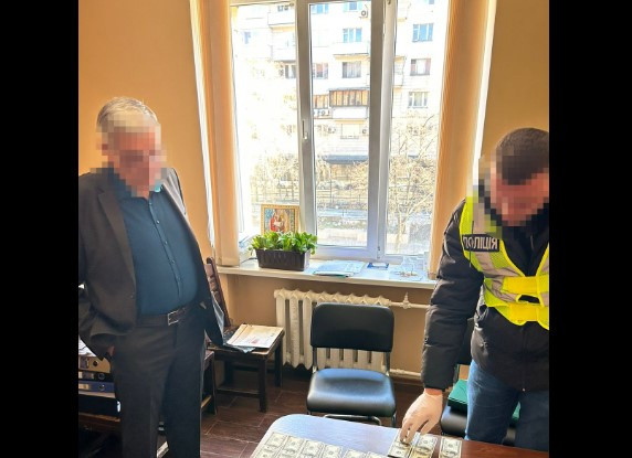 Требовал взятку в размере 3 тысяч долларов за снятие с военного учета: в столице разоблачен председатель ВЛК